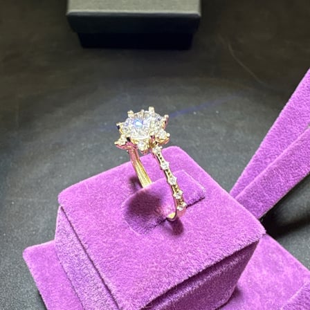 Paksoy Lotus 14 Ayar Altın Tektaş Yüzük 2.53 gr 14 Beden Beyaz Taşlı