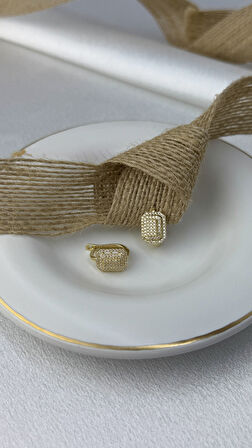 Taşlı Baget Kesim Altın Küpe