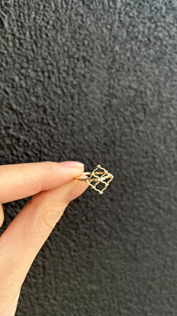 Yonca Desenli Altın Yüzük