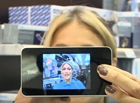 Yale 500 LCD Ekranlı Dijital Kapı Dürbünü