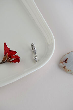 8 mm Kuzey Yıldızı Charm Halka Piercing – Gold & Gümüş | Helix, Kıkırdak, Lob Uyumlu