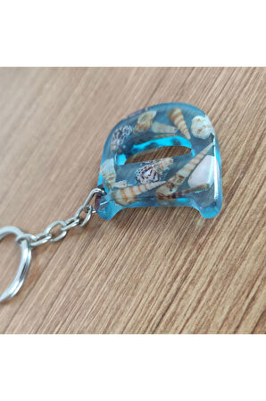 "D" HARFİ - Açık Mavi Deniz Epoksi Harf Anahtarlık – Gerçek Deniz Kabuğu, El Yapımı, Benzersiz