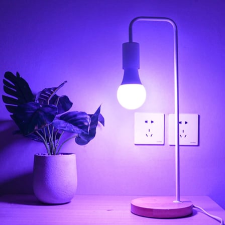 Uravas Store® 9W Uzaktan Kumandalı 15 Farklı Renk Seçenekli Led Ampul