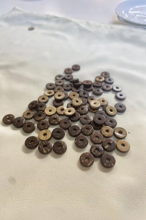 11 mm Ortadan Delikli Kahve Ahşap Düğme (15 Adet)
