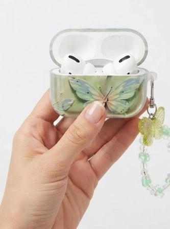 AirPods 3 Uyumlu Simli Kulaklık Kılıfı - 3D Kabartmalı Yeşil butterfly figürlü Boncuk Zincir Askılı Esnek TPU Kılıf