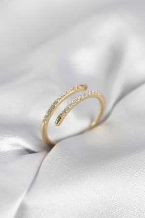 Gold Renk Yılan Kuyruk Model Zirkon Taşlı Kadın Yüzük 5886