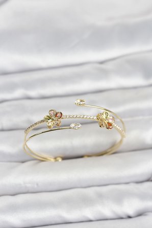 Gold Renk Pirinç Zirkon Taşlı Çiçek Model Kadın Bileklik 5886