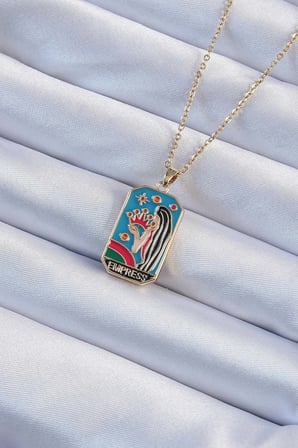 316L Çelik Zincir Altın Renk Taç ve Kız Figürlü Renkli Mineli Tarot Kolye 5886