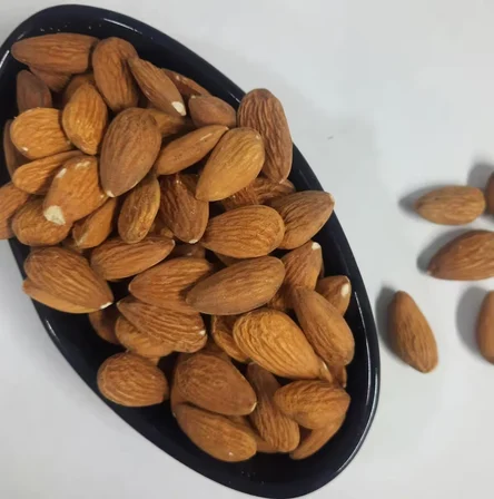 Yeni Harmancı Badem İçi Çiğ 1 Kg.