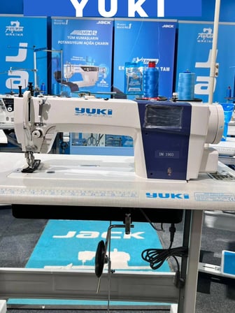YK 1903 ÇİFT PAPUÇ DİKİŞ MAKİNASI KAPALI YAĞ KARTELİ 3'LÜ STEP MOTOR SİSTEMLİ (10MM, EKSTRA KALIN MATERYAL)