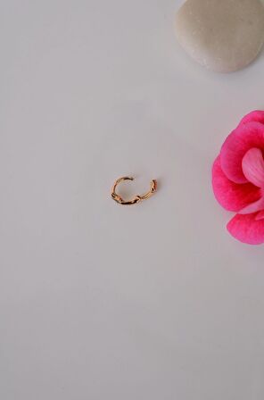 Halka Model Siyah Renk Mini Yıldızlı Tragus Piercing Helix