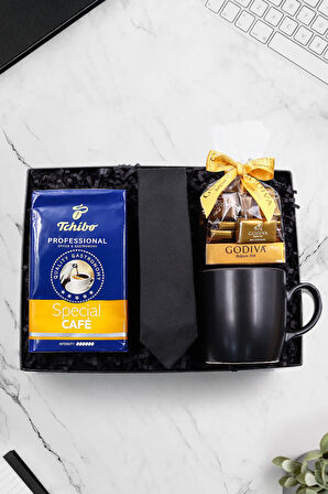 Siyah Kravat & Godiva Napoliten Çikolata & Tchibo Special Filtre Kahve & Siyah Mat Kupa Hediye Seti