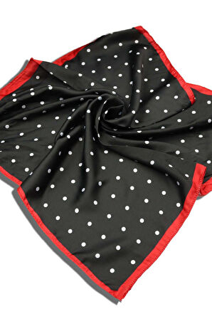 Siyah Defter & Kırmızı Tükenmez Kalem & Siyah Kılıflı Matara & Puantiyeli Fular Hediye Seti