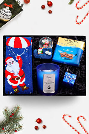 Yılbaşı Çorabı & Okyanus Kokulu Mum & Eldiven Temalı Yılbaşı Kar Küre & Godiva Çikolata Hediye Seti