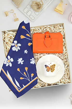 Baskılı Fincan & Yumuşak Deri Kartlık Cüzdan & Tasarım Fular Hediye Seti