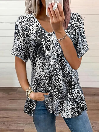 Yonca Moda Evi Kadın V Yaka Renkli Leopar Desen Büzgü Detay Süprem Bluz