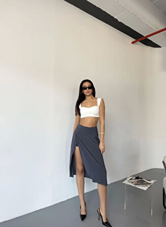 Yonca Moda Evi Çepli Şortlu Yırtmaçlı Etek - Gri
