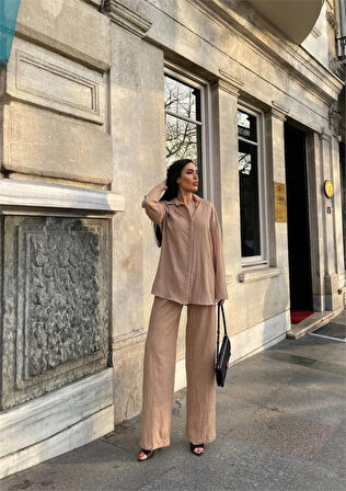 Yonca Moda Evi KENDİNDEN DESENLİ KRINKILL GÖMLEK - PANTOLON TK - Bej