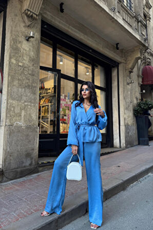 Yonca Moda Evi SATEN KRUVAZE BAĞLAMALI BLUZ- PANTOLON TAKIM - Mavi