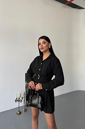 Yonca Moda Evi ÖNDEN GOLD DÜĞMELİ PİLELİ KISA ELBİSE - Siyah