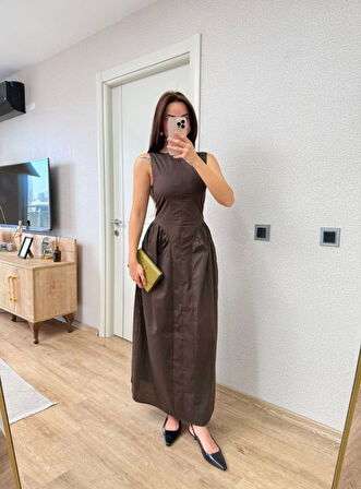 Yonca Moda Evi Önden Fermuar Detaylı Kolsuz Uzun Elbise - Kahve