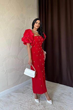 Yonca Moda Evi Kırmızı İşlemeli Kolu Garnili Elbise