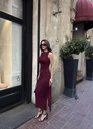 Yonca Moda Evi Osy Modal Yumuşak Dokulu Kumaş Bisiklet Yaka Sıfır Kolsuz Yırtmaçlı Uzun Elbise - Bordo