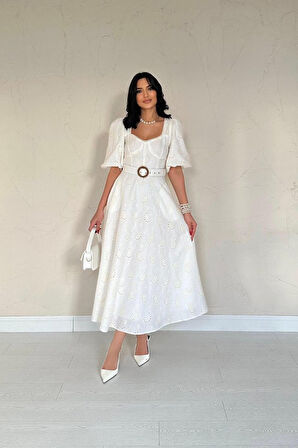 Yonca Moda Evi Ekru Göğüs Kup Detaylı Kemerli Brode Elbise