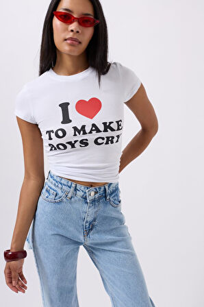 Yonca Moda Evi Nakış Detay Baskılı Crop T-Shirt