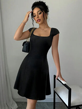 Yonca Moda Evi Kadın Kısa Kollu Geometrik Yakalı Janjan Krep Elbise