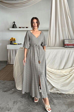 Yonca Moda Evi V YAKA BEL BONCUK BAĞLAMALI MÜSLİN ELBİSE YIRTMAÇ DETAYLI - Gri
