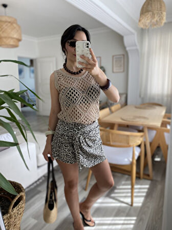 Yonca Moda Evi Kadın Askılı Yuvarlak Yaka Geometrik Desenli Triko Bluz