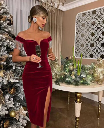 Yonca Moda Evi Kadın Omuz Askılı Zincir Detay Maxi Boy Yırtmaçlı Kadife Elbise