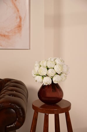 Beyaz  Premium Yapay Peony Şakayık Çiçeği  Buketi 7 Dallı Lüx İpeksi Dokulu 25 cm