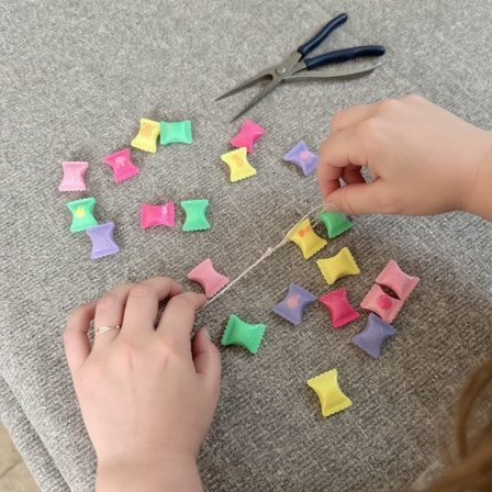 Akrilik Yastık Şekilli Boncuk Karışık Renk 2 cm 25 Adet