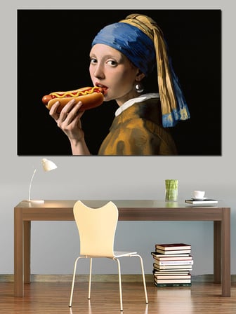 Hotdog Yiyen İnci Küpeli Kız Dekoratif Kanvas - Mdf Ahşap Tablo