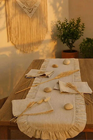 Bej Fırfırlı Masa Runner 150x50 cm – Şık Dekoratif Masa Örtüsü