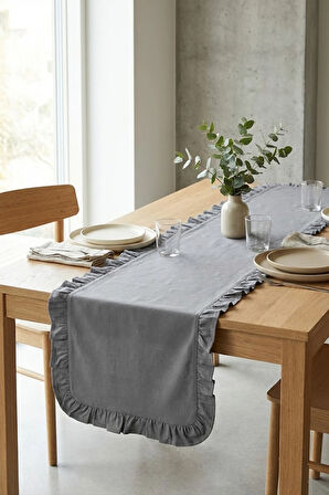 Füme Fırfırlı Masa Runner 150x50 cm – Şık Dekoratif Masa Örtüsü