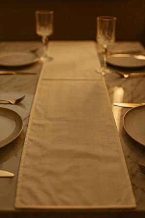 Krem Çizgili Pamuklu Şık Masa Runnerı 50x150 cm – Modern ve Zarif Masa Örtüsü Runner