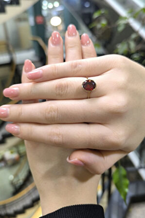 Kırmızı Oval Taşlı Altın Yüzük (YZK0111)