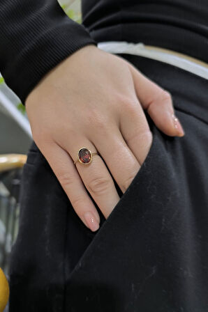 Kırmızı Oval Taşlı Altın Yüzük (YZK0111)