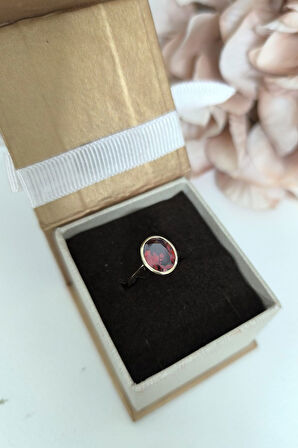 Kırmızı Oval Taşlı Altın Yüzük (YZK0111)