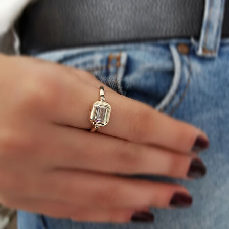 Altın  Baget Taşlı Spor Yüzük (YZK0123)