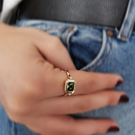 Altın Peridot Taşlı Spor Yüzük (YZK0125)