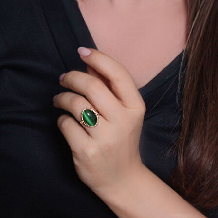 Oval Yeşil Taşlı Altın Kadın Yüzük (YZK0221)