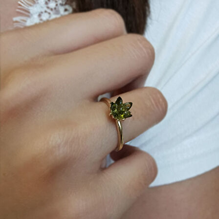 Yağ Yeşili Renk Taşlı Altın Lotus Çiçek Yüzük (YZK0251)