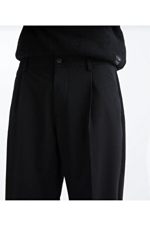 Basic Geniş Kalıp Kumaş Pantolon