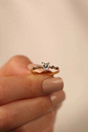 Sevgililer Gününe Özel Kalpli Tektaş Altın Yüzük