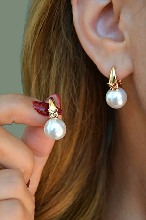 Kelebek Detaylı İnci Küpe Halka Model Rose Gold Renk