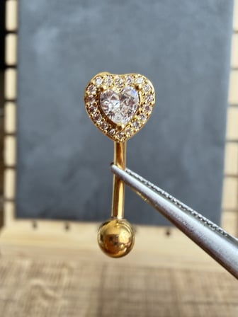 316 L Cerrahi Çelik Çerçeveli Kalp Zirkon Altın Göbek Piercing